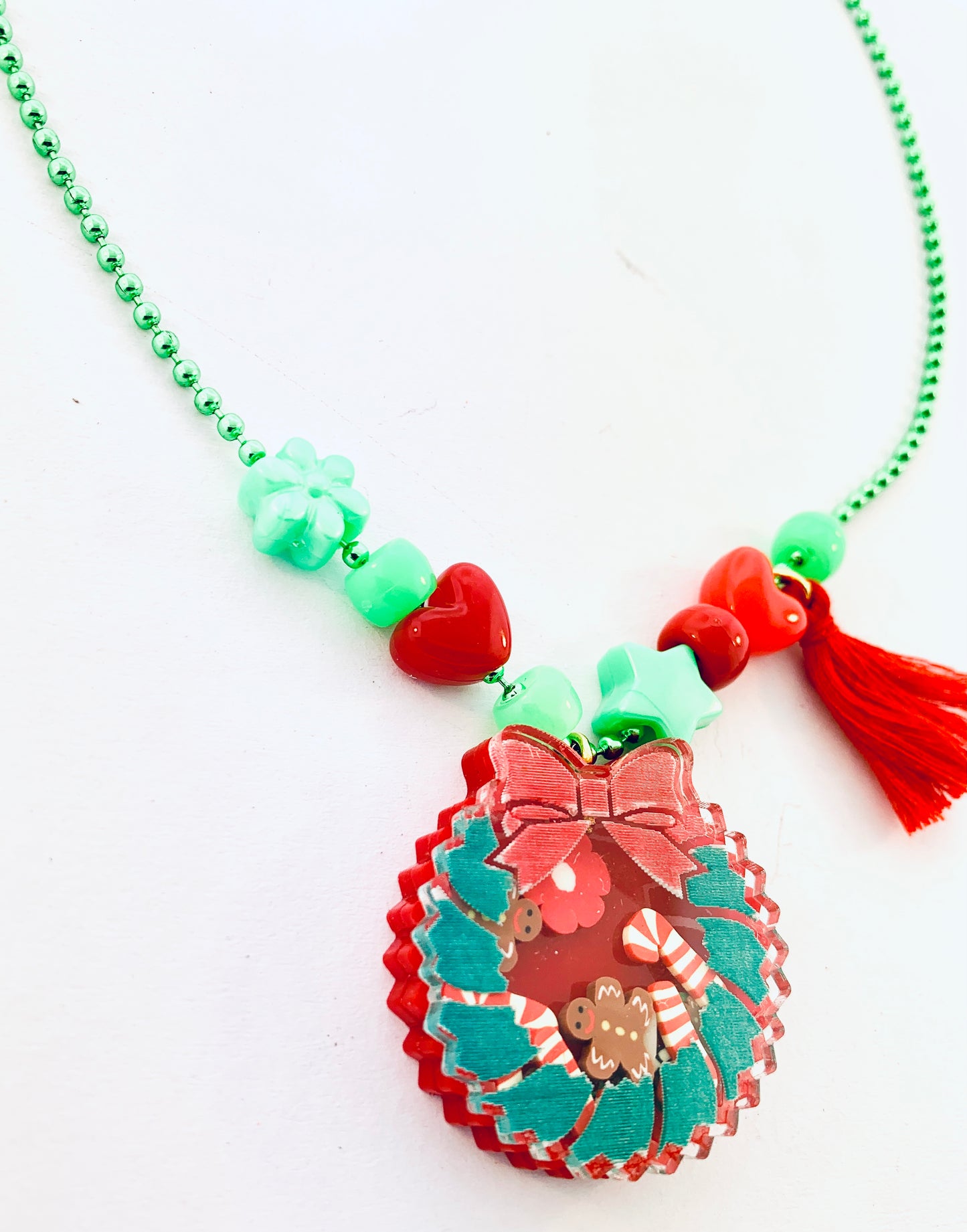 Wreath Holiday Christmas Shaker Necklace